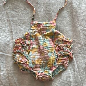 Super cute romper!